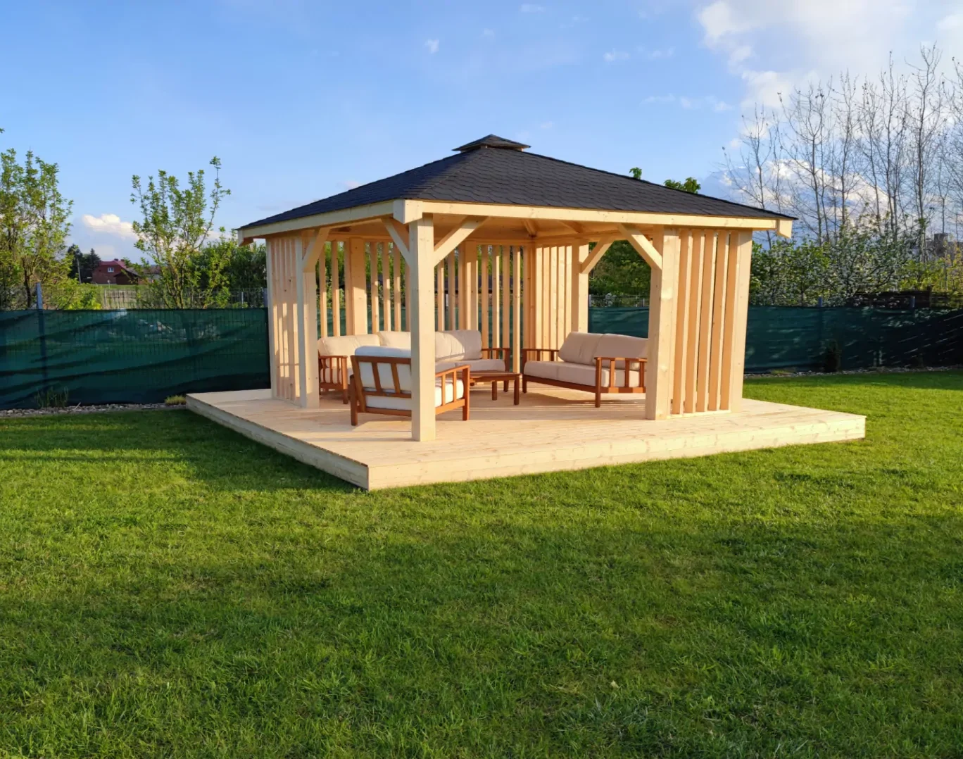 Jak urządzić altanę ogrodowa?